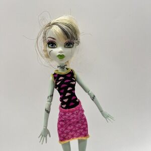 Monster‎ High doll 2008 Frankie Stein Skultimate Roller Maze Dress Toy